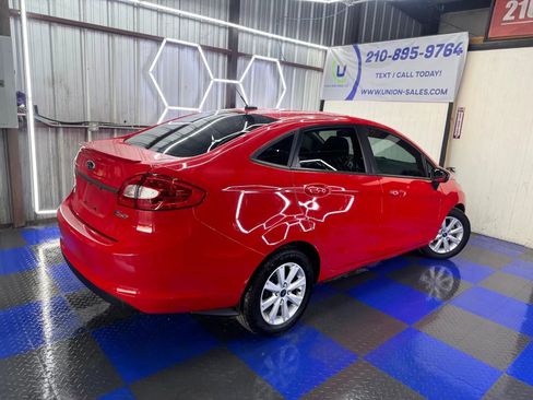 Used 2013 Ford Fiesta SE image 25