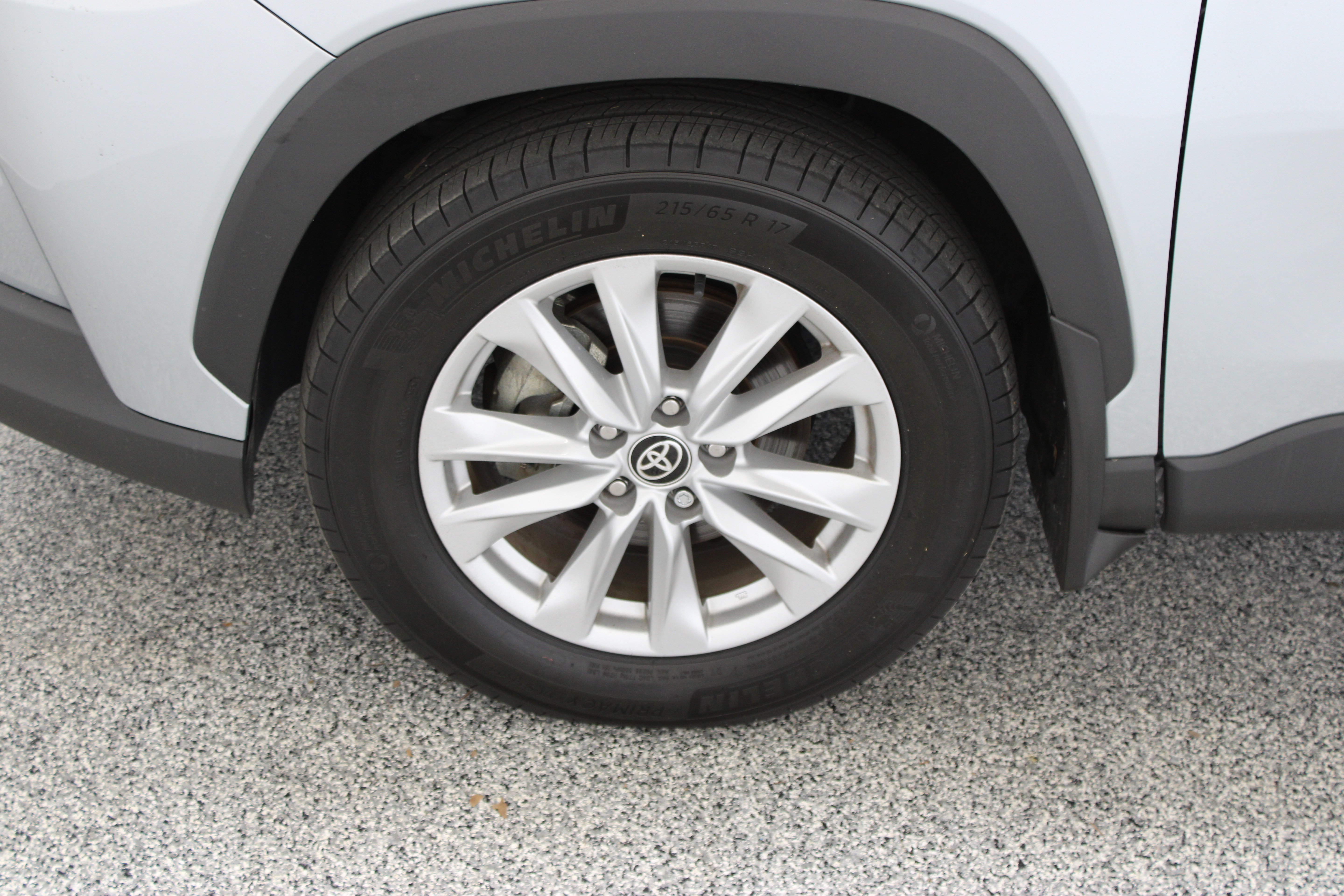 Used 2024 Toyota Corolla Cross LE FWD image 11