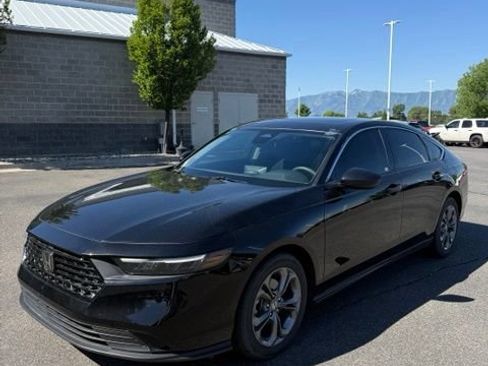 Used 2023 Honda Accord EX image 2
