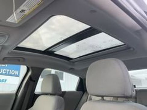 Used 2022 Chevrolet Malibu LT image 11