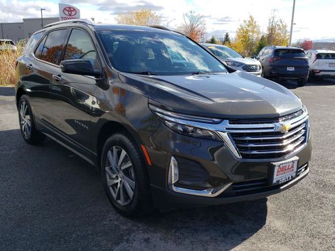 Used 2023 Chevrolet Equinox Premier image 7