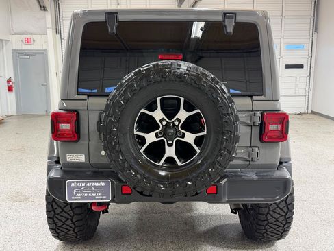 Used 2019 Jeep Wrangler Unlimited Rubicon AWD/4WD image 3