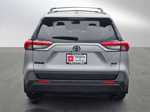 Used 2025 Toyota RAV4 XLE image 4