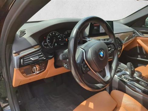 Used 2019 BMW 530i xDrive w/ Convenience Package AWD/4WD image 10