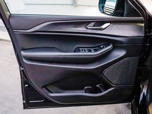 New 2025 Jeep Grand Cherokee L Altitude image 23