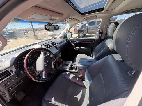 Used 2019 Lexus GX 460 Premium image 3