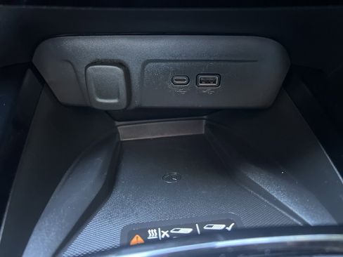 Used 2025 Chevrolet Trax RS w/ Sunroof Package image 30