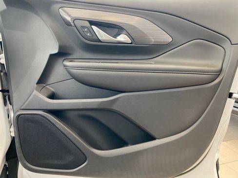 Certified 2023 GMC Terrain SLE w/ Driver Convenience Package image 11