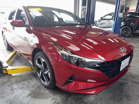 Used 2023 Hyundai Elantra SEL w/ Convenience Package FWD image 1