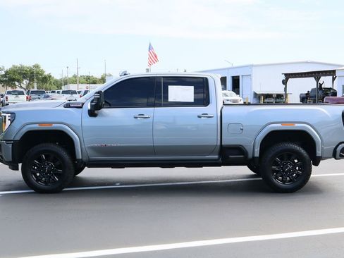 Used 2024 GMC Sierra 2500 AT4 w/ AT4 Premium Plus Package AWD/4WD image 6