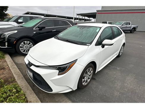 Used 2022 Toyota Corolla LE FWD image 3