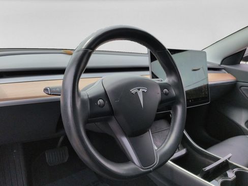 Used 2018 Tesla Model 3 Mid Range RWD image 15