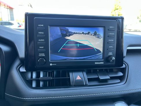 Certified 2022 Toyota RAV4 LE AWD/4WD image 24