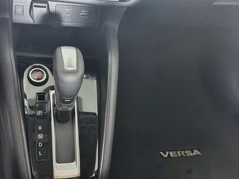 Used 2025 Nissan Versa SR FWD image 23