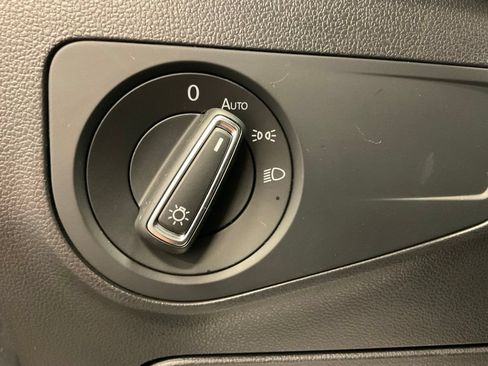 Used 2019 Volkswagen Tiguan SE AWD/4WD image 14