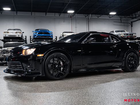 Used 2015 Chevrolet Camaro Z/28 image 1