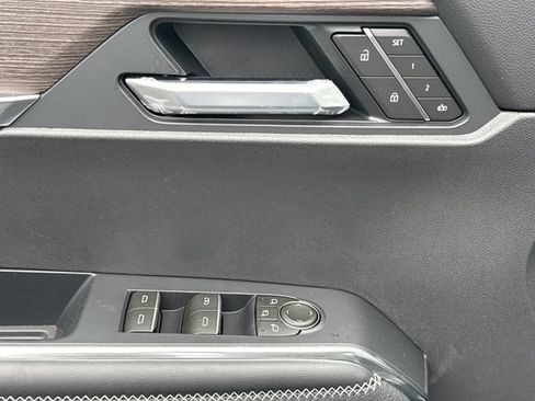 New 2026 GMC Acadia Denali w/ Super Cruise Package FWD image 19