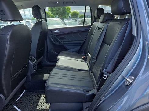 Used 2023 Volkswagen Tiguan SE w/ Panoramic Sunroof Package AWD/4WD image 11
