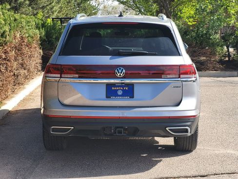 Used 2025 Volkswagen Atlas SEL AWD/4WD image 6