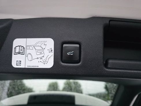 Used 2020 Ford Escape SEL AWD/4WD image 11