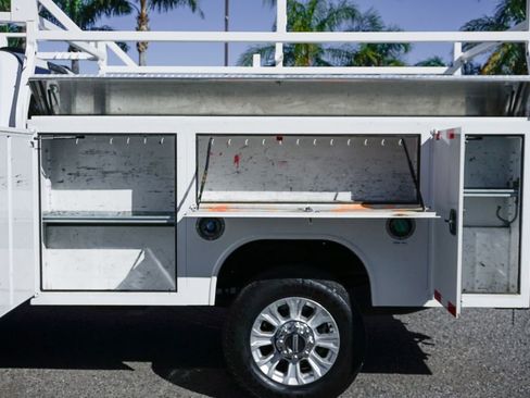 Used 2021 Ford F350 XLT image 6