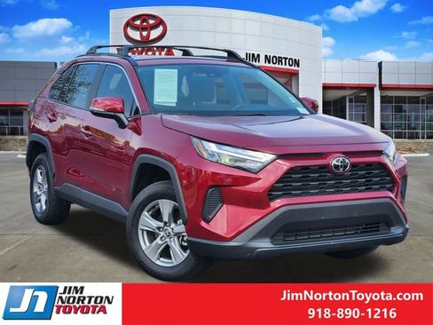 Used 2025 Toyota RAV4 XLE w/ Convenience Package FWD image 2