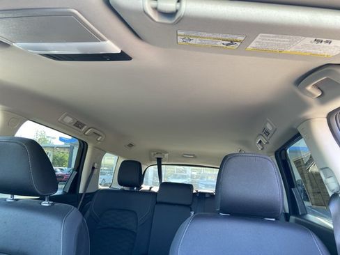 Used 2024 Nissan Pathfinder SV FWD image 31