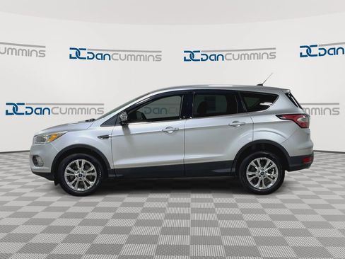 Used 2017 Ford Escape SE AWD/4WD image 5