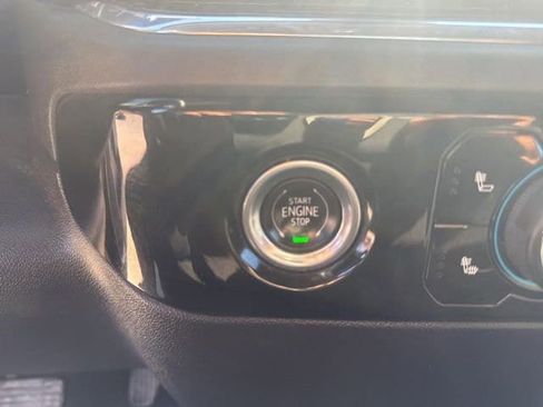 Used 2023 Chevrolet Silverado 1500 LT AWD/4WD image 21