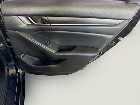 Used 2020 Honda Accord Sport image 28