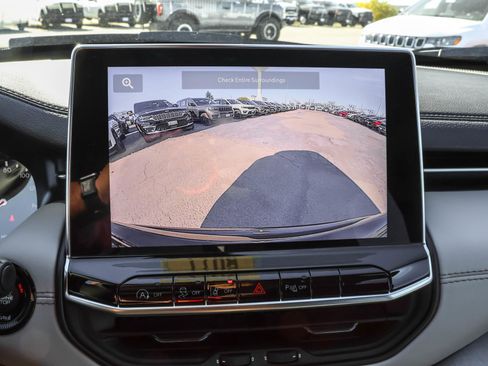 New 2026 Jeep Compass Limited image 16