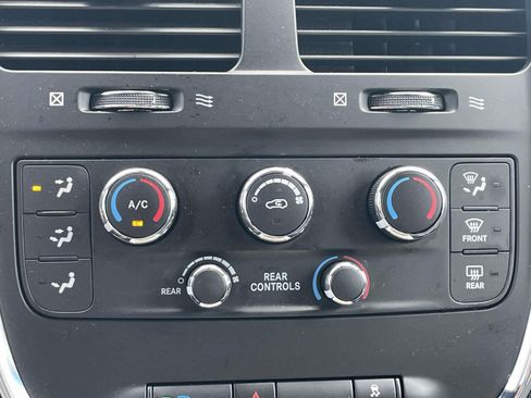 Used 2019 Dodge Grand Caravan SXT FWD image 27