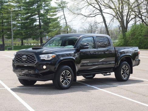 Used 2023 Toyota Tacoma TRD Sport w/ Advanced Technology Package image 21