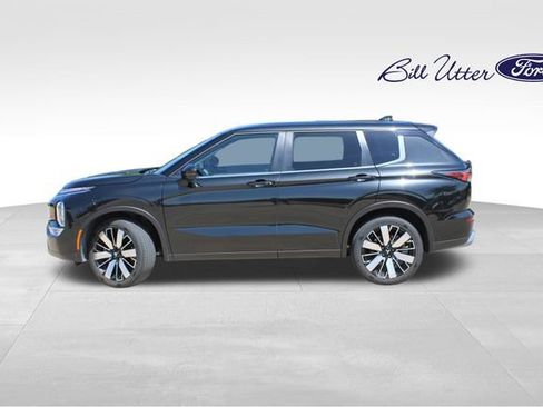 Used 2025 Mitsubishi Outlander SE FWD image 8