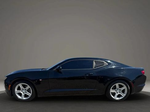 Used 2022 Chevrolet Camaro LT RWD image 8