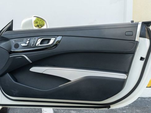 Used 2015 Mercedes-Benz SL 550 2dr Roadster SL 550 image 24