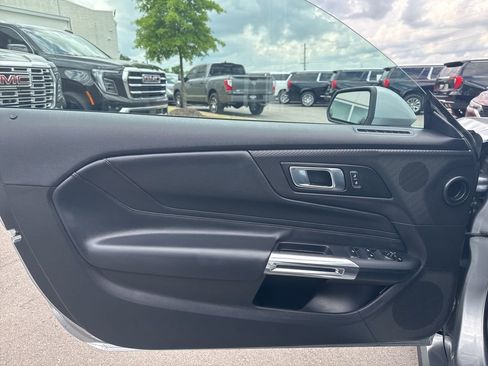 Used 2025 Ford Mustang Premium RWD image 9