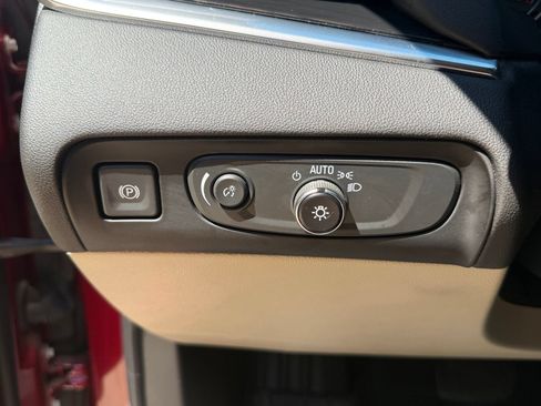 Used 2020 Buick Enclave Premium w/ Surround and Sites Package AWD/4WD image 12
