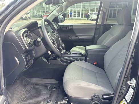 Used 2022 Toyota Tacoma SR AWD/4WD image 17