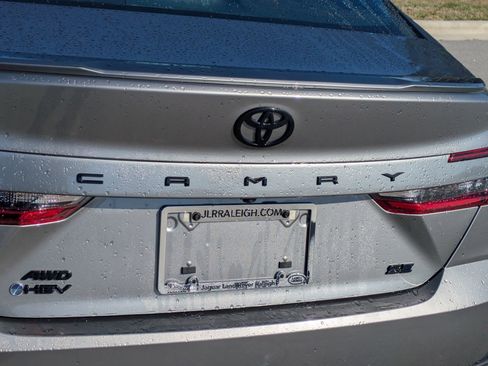 Used 2025 Toyota Camry SE w/ Convenience Package AWD/4WD image 29