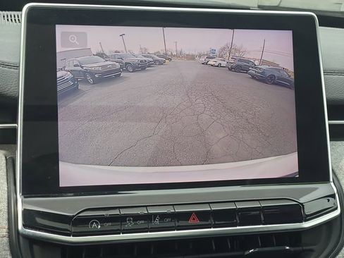 Used 2024 Jeep Compass Latitude w/ Sun and Sound Group image 21