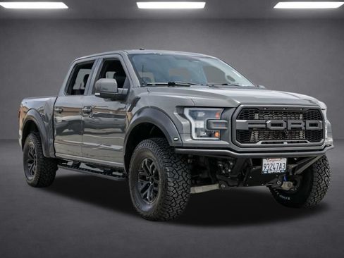 Used 2018 Ford F150 Raptor w/ Equipment Group 802A Luxury AWD/4WD image 2