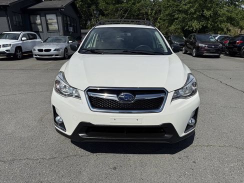 Used 2017 Subaru Crosstrek 2.0i AWD/4WD image 3