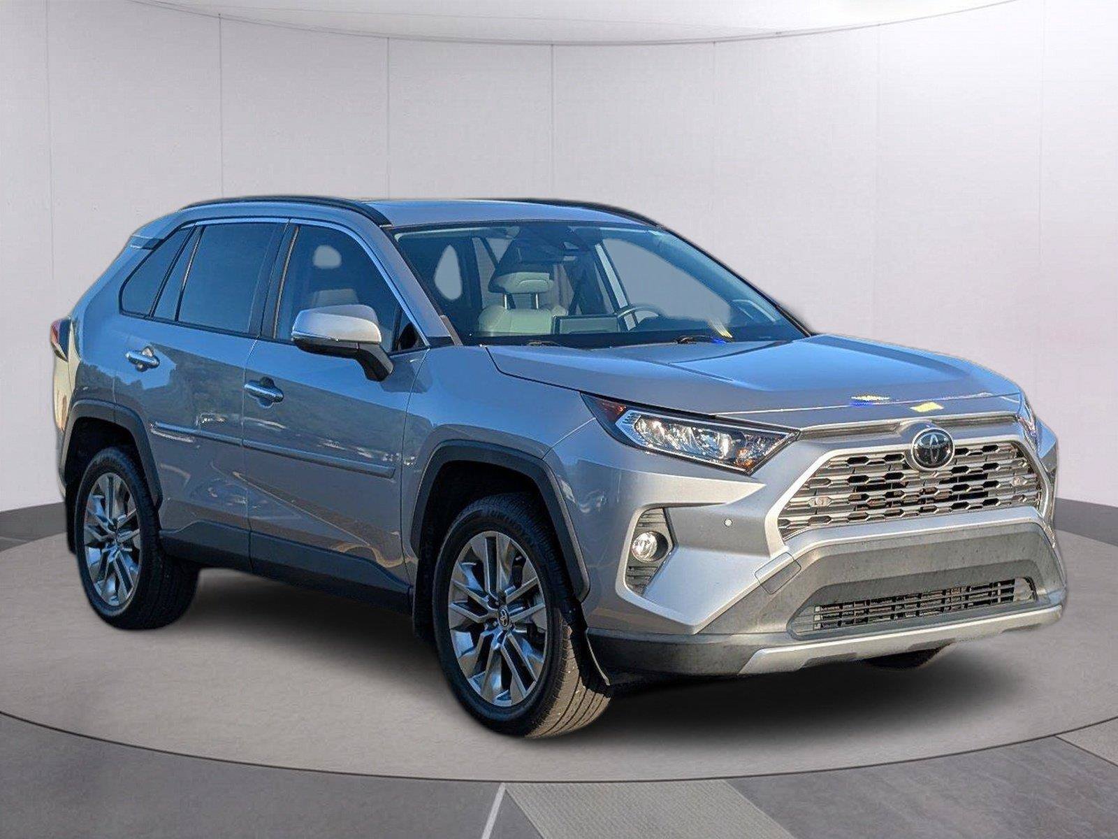 Used 2020 Toyota RAV4 Limited FWD image 9