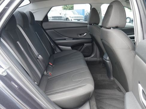 Used 2021 Hyundai Elantra SEL w/ Convenience Package FWD image 22