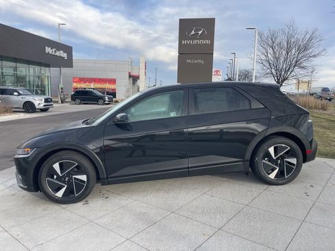 New 2026 Hyundai Ioniq 5 SEL image 2