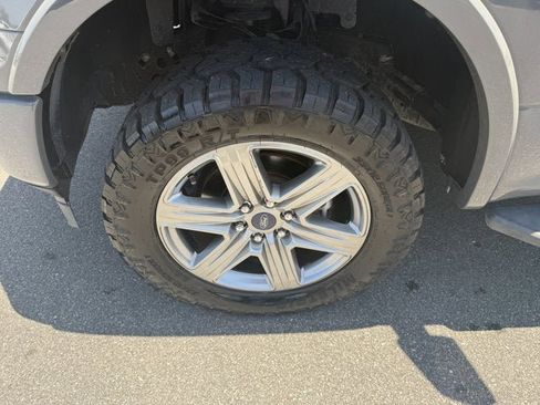 Used 2018 Ford F150 XLT w/ Equipment Group 302A Luxury AWD/4WD image 11