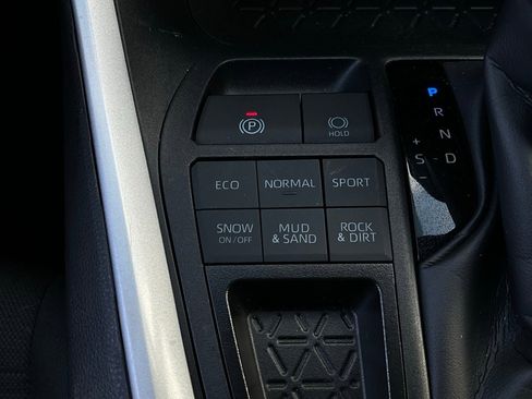 Used 2025 Toyota RAV4 XLE image 25