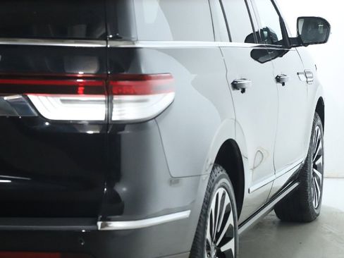 Used 2022 Lincoln Navigator Reserve image 49