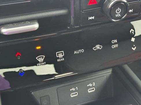 New 2026 Nissan Kicks SR AWD/4WD image 39